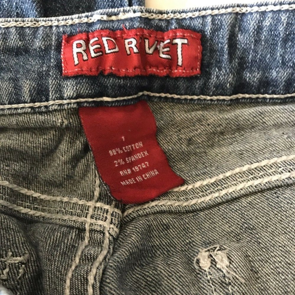 Red Rivet Destroyed Jeans Juniors - Picture 4 of 7